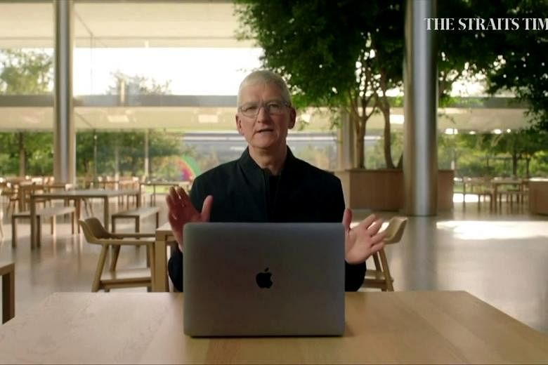 Apple meluncurkan MacBook Air dengan mikroprosesor pertama yang dirancang Apple