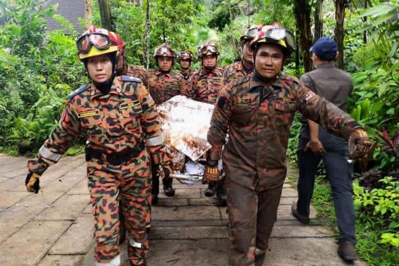 Dua tewas setelah tanah longsor menyerang resor mewah di Perak